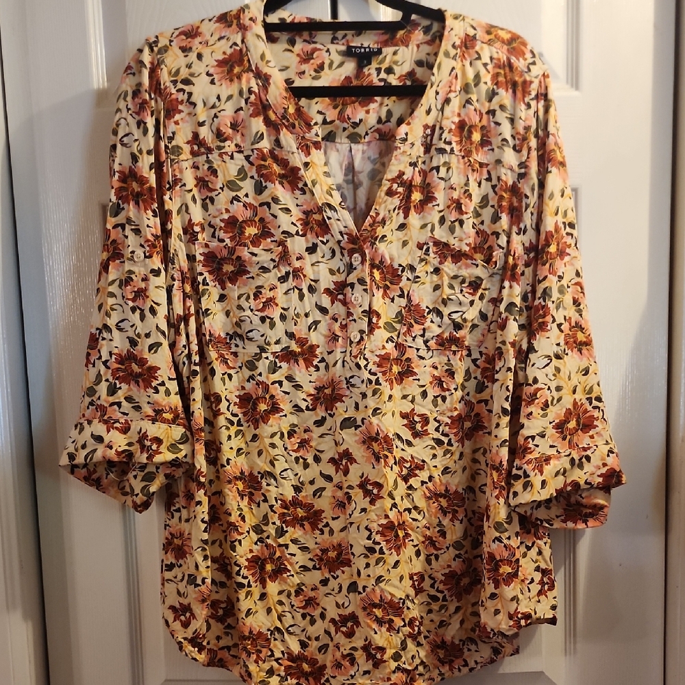 Torrid Floral Blouse - Cream and Red